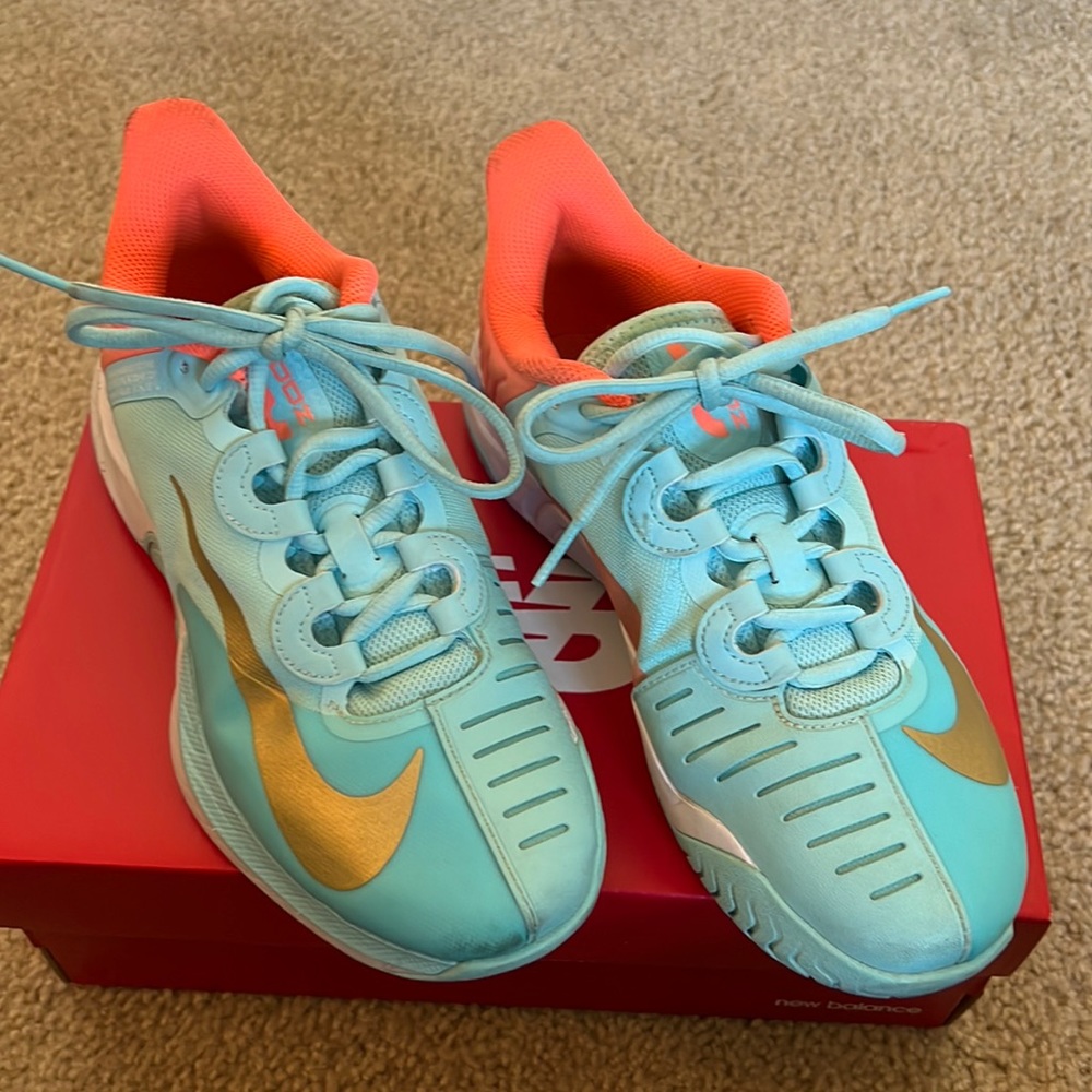 Nike Air Zoom GP Turbo Women's Tennis Shoes size 7